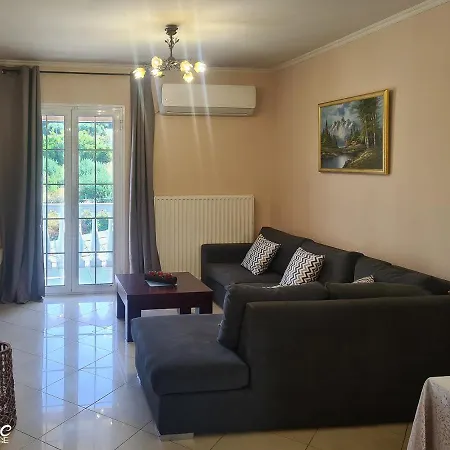 Antigone House * آغيوس ستيفانوس