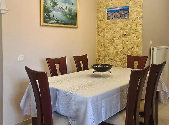 Antigone House Агиос Стефанос